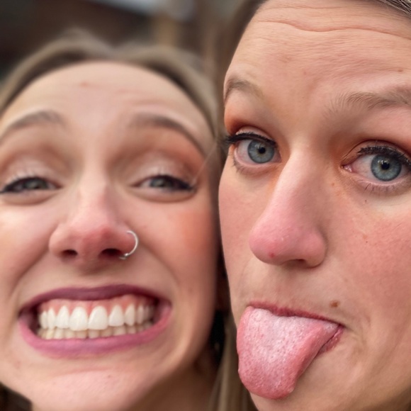 Meet your Posher, Emily - Picture 1 of 1